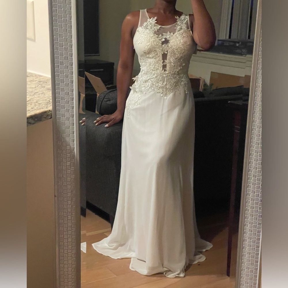 Forever 21 wedding dress never worn! Medium